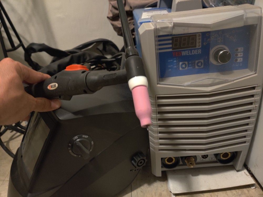 TIG 250P AC/DC Welder kit with foot pedal