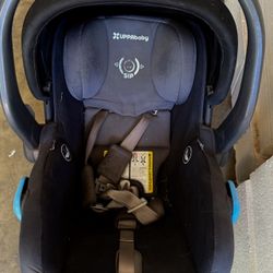 Uppababy Car Seat And Base