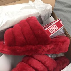 Ugg “Fluff Yea” Slides 