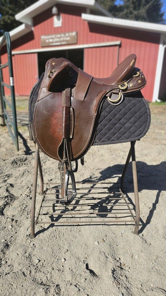 Austrailian Saddle With Goodies!