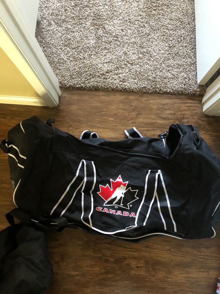 Hockey bag x2 team Canada only used once for luggage never equipment