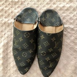 Authentic Louis Vuitton Size 8 Slip On Shoes $150 