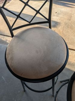 2 Bar stools