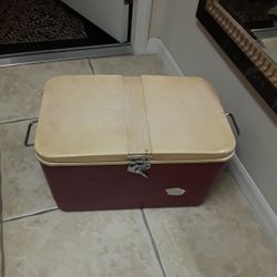 Huge Cooler Works Like New In Weeki Wachee Spring Hill
