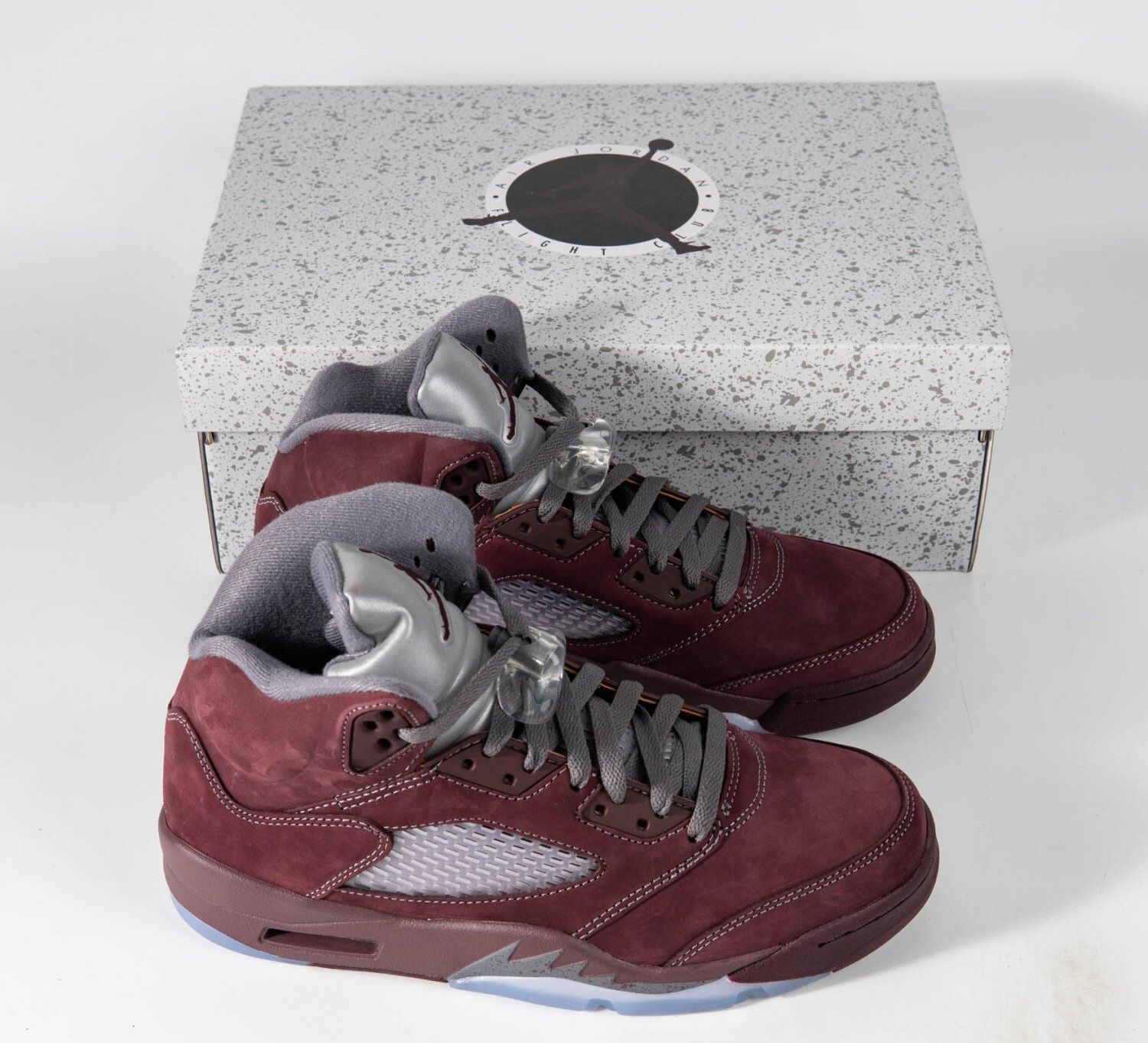 Air Jordan 5 Retro Burgundy 2023