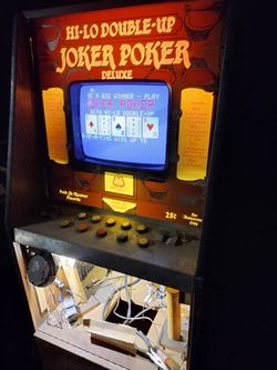 ARCADE JOKER POKER CHERRY CARD VINTAGE 1985 GAMBLER MANCAVE BARFLY