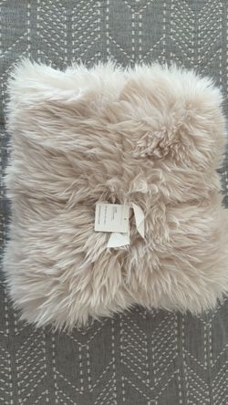 Pottery Barn Luxe Faux Fur Throw – Ivory – 50" × 60" – New with Tags