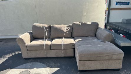 2-Piece Sectional Sofa chaise