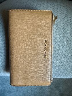 Micheal Kors wallet / iPhone holder
