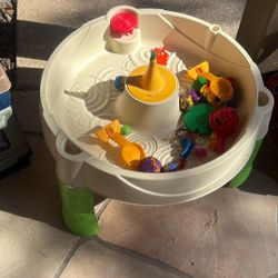 Little Tikes Frog Pond Water Table 