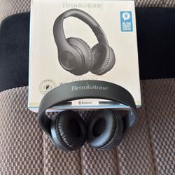 NEW in Box Brookstone Voice Assistant Wireless Bluetooth Headphones, Black