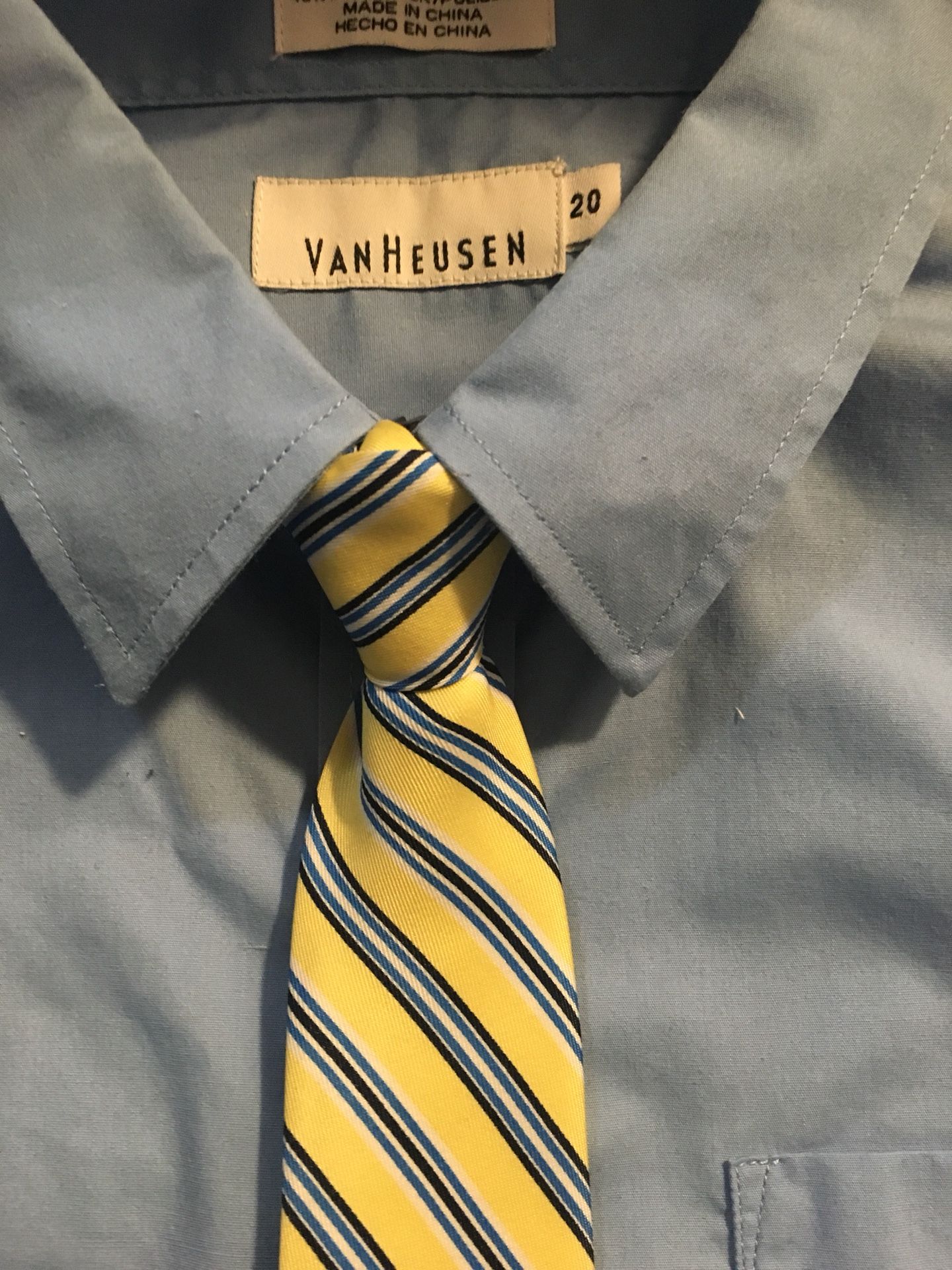 Mens/boys  “Van Heusen” Dress Shirt & Tie