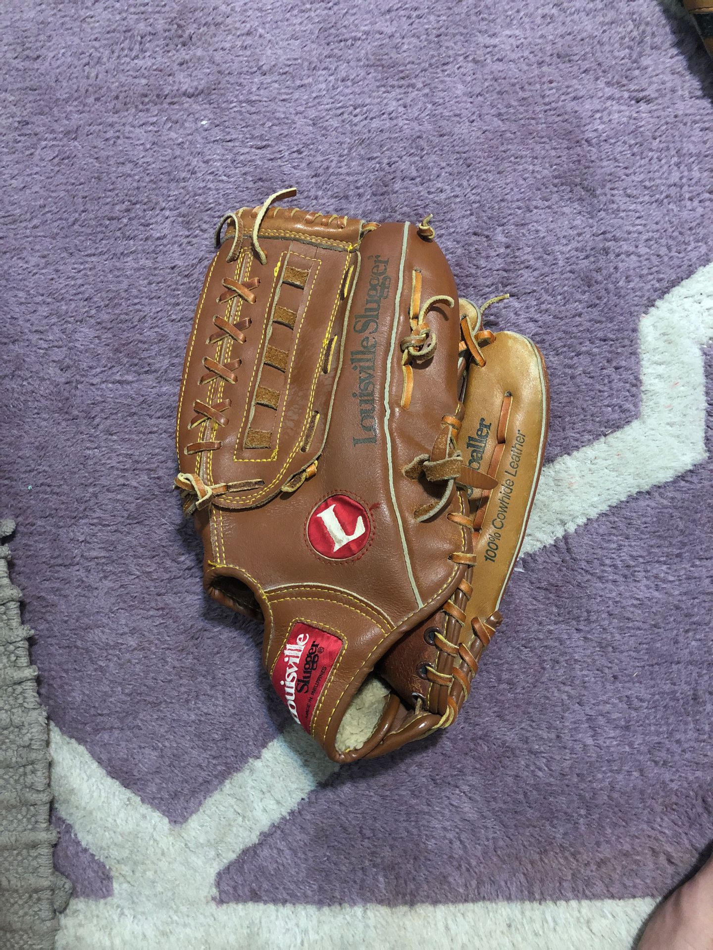 Louisville slugger baseball/softball glove 13.5
