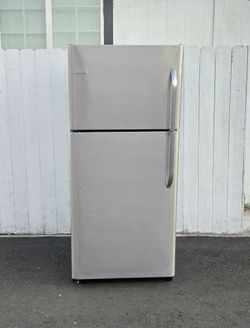 Refrigerator / Refrigerador