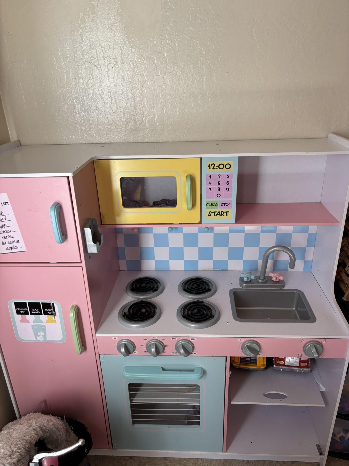 Play kitchen