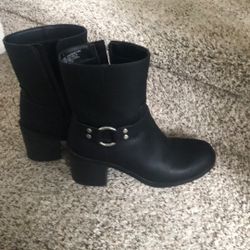 Ladies Black Boot Sz 9