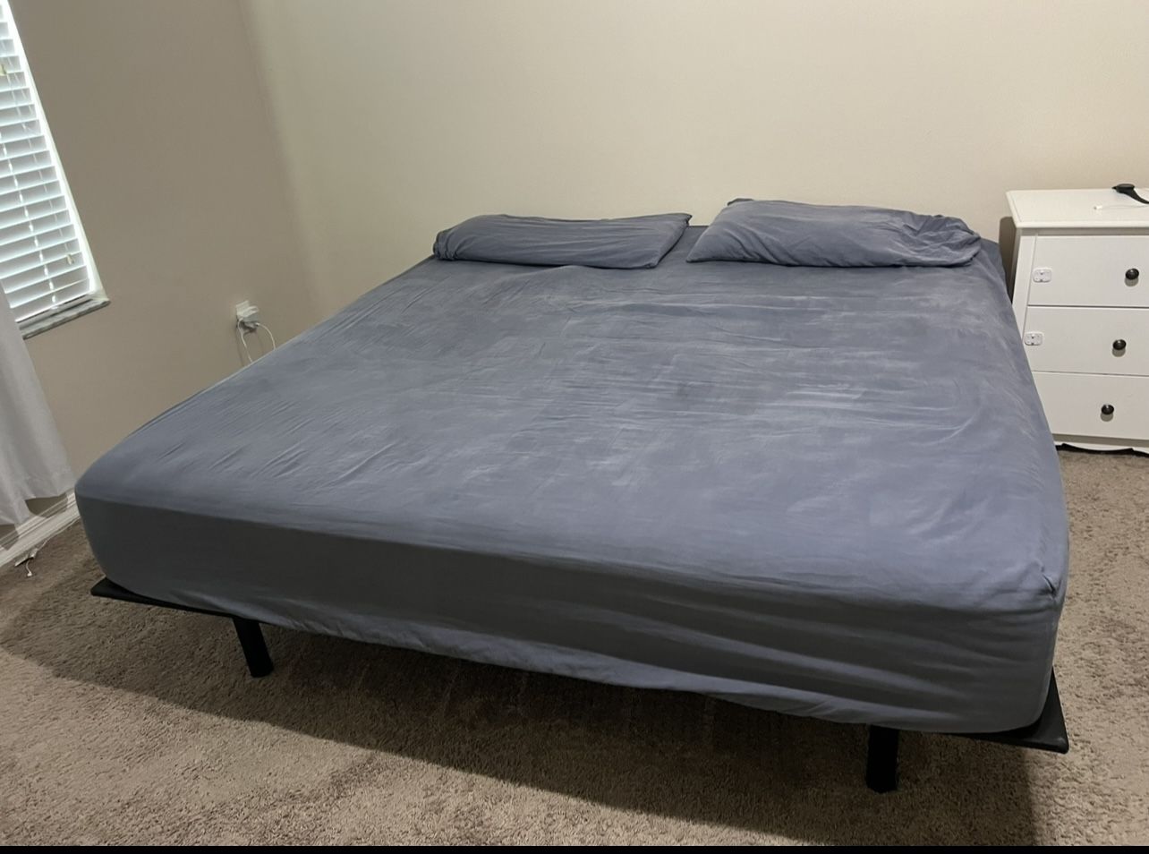 King Adjustable Bed Frame With Mattress