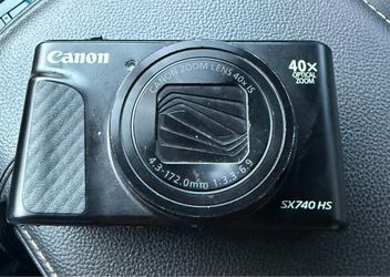 Canon SX740HS