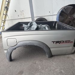 Toyota Tacoma 01-04 double cab bed