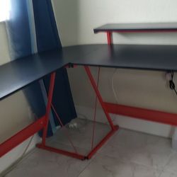 Computer and Gaming Table