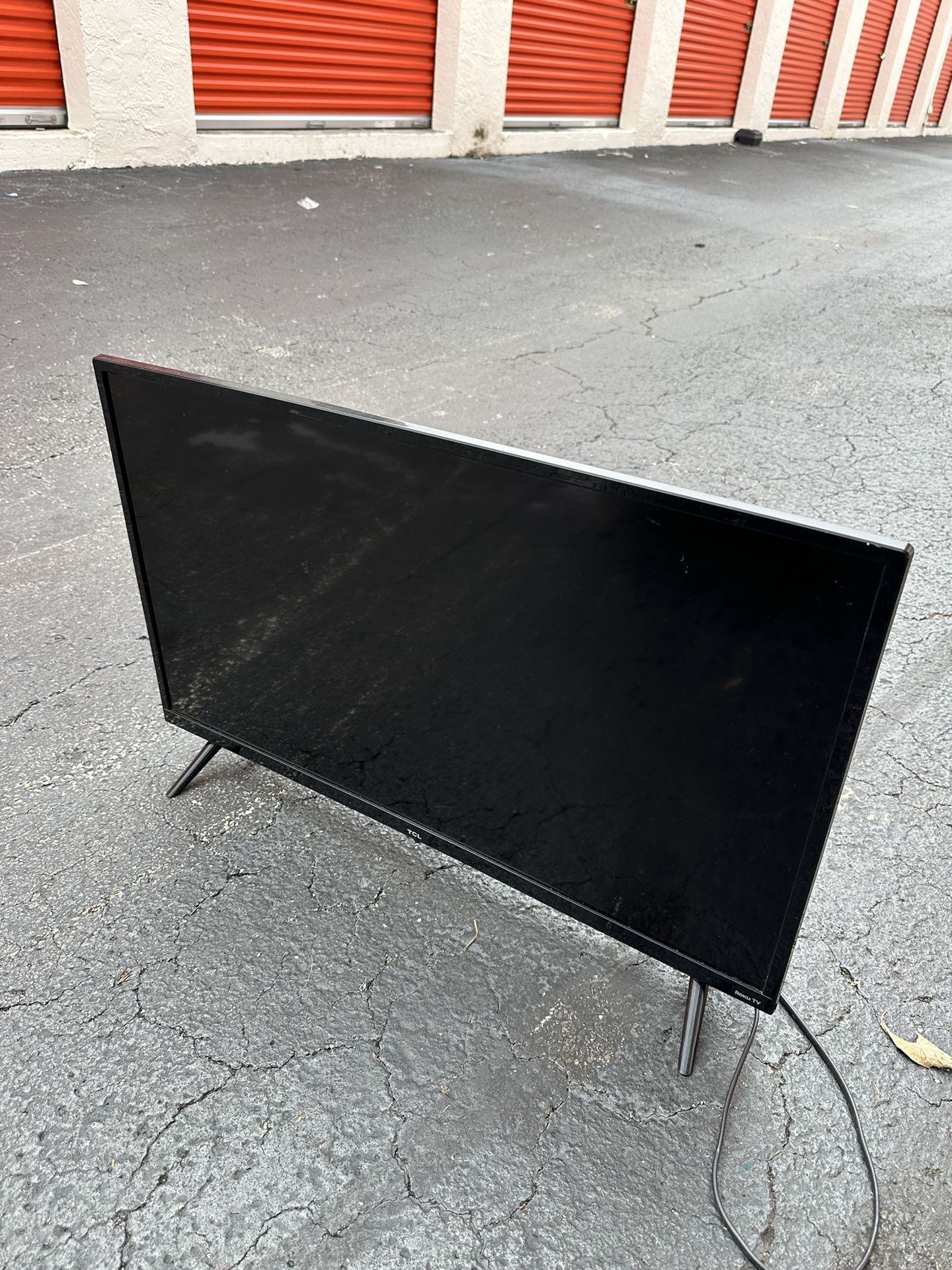 TCL 32” Tv Roku