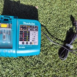 Makita Charger
