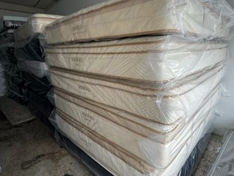 Saatva Mattresses - LIKE NEW! Delivery Available