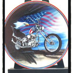 Vintage (1995) 🇺🇸 Easyriders 🇺🇸 
8" Collectors Plate # 4378-C