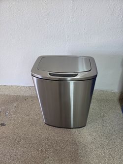 Standard size trash can with motion sensor