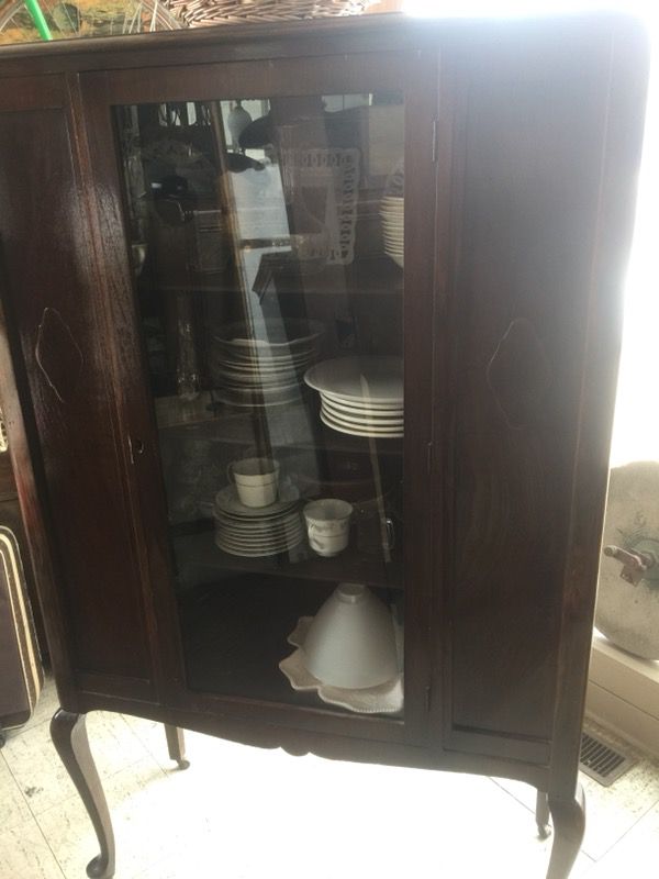 Antique china cabinet 5 ft tall 34 wide