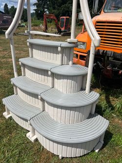 Pool steps