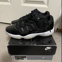 VNDS JORDAN 11 LOW 72-10 SIZE 9.5