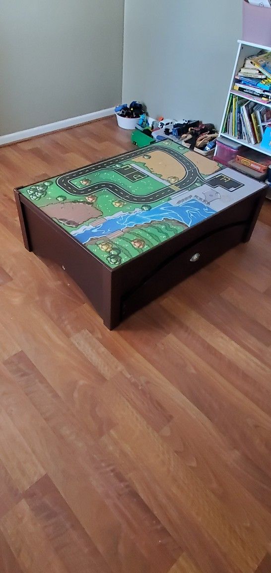Kid Craft Train Table