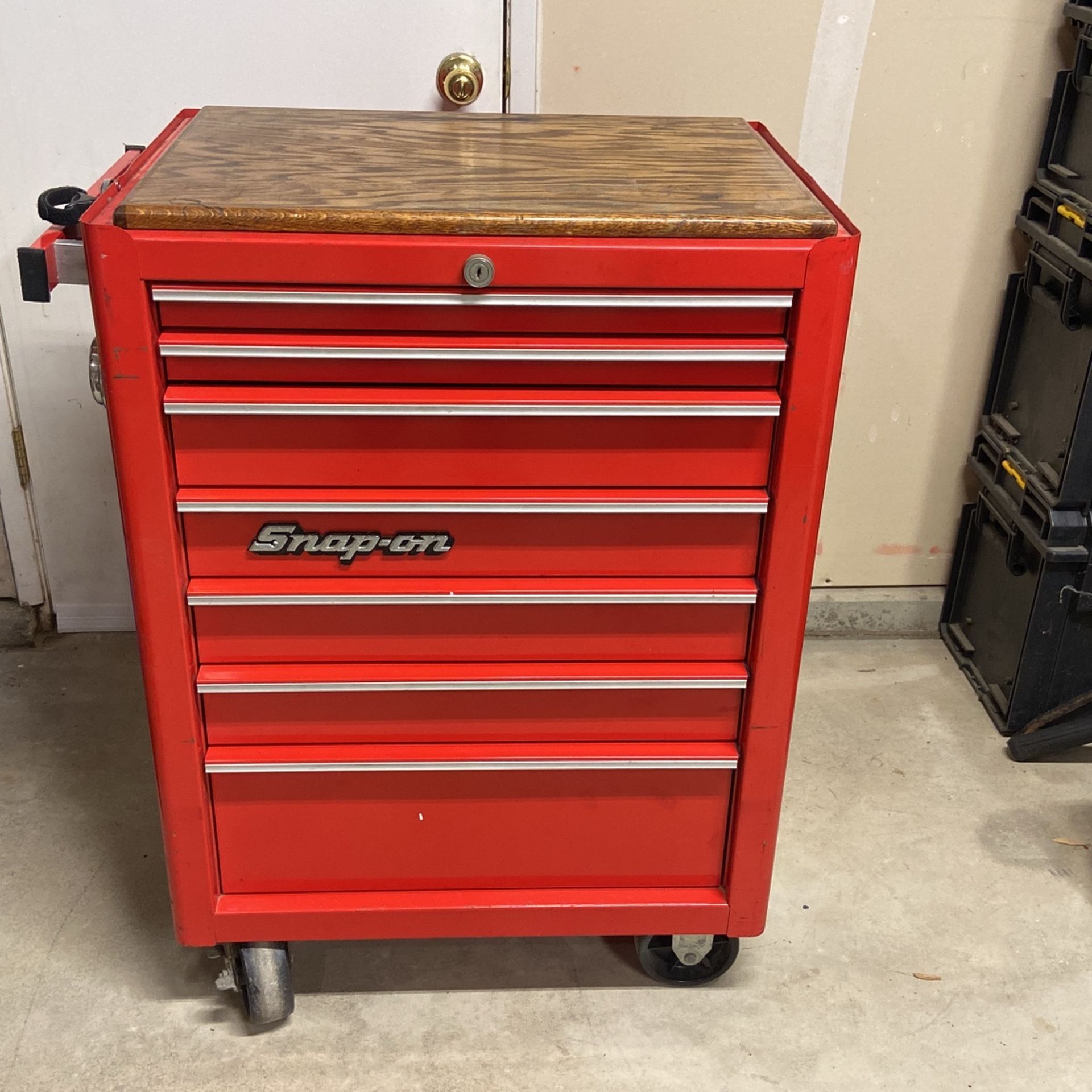 Snap-on Rolling Tool Box Chest Cabinet 7-drawers