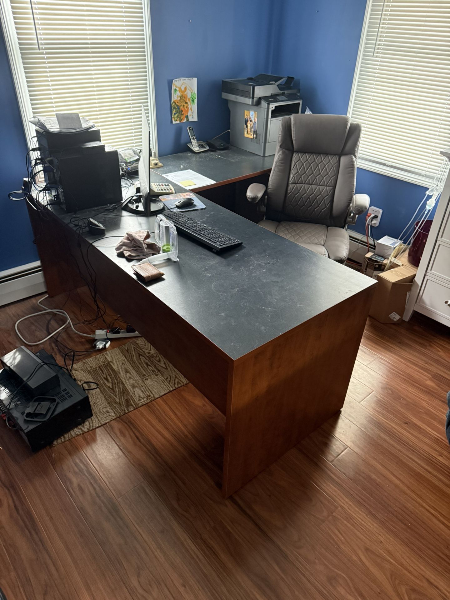 Desk ***FREE***