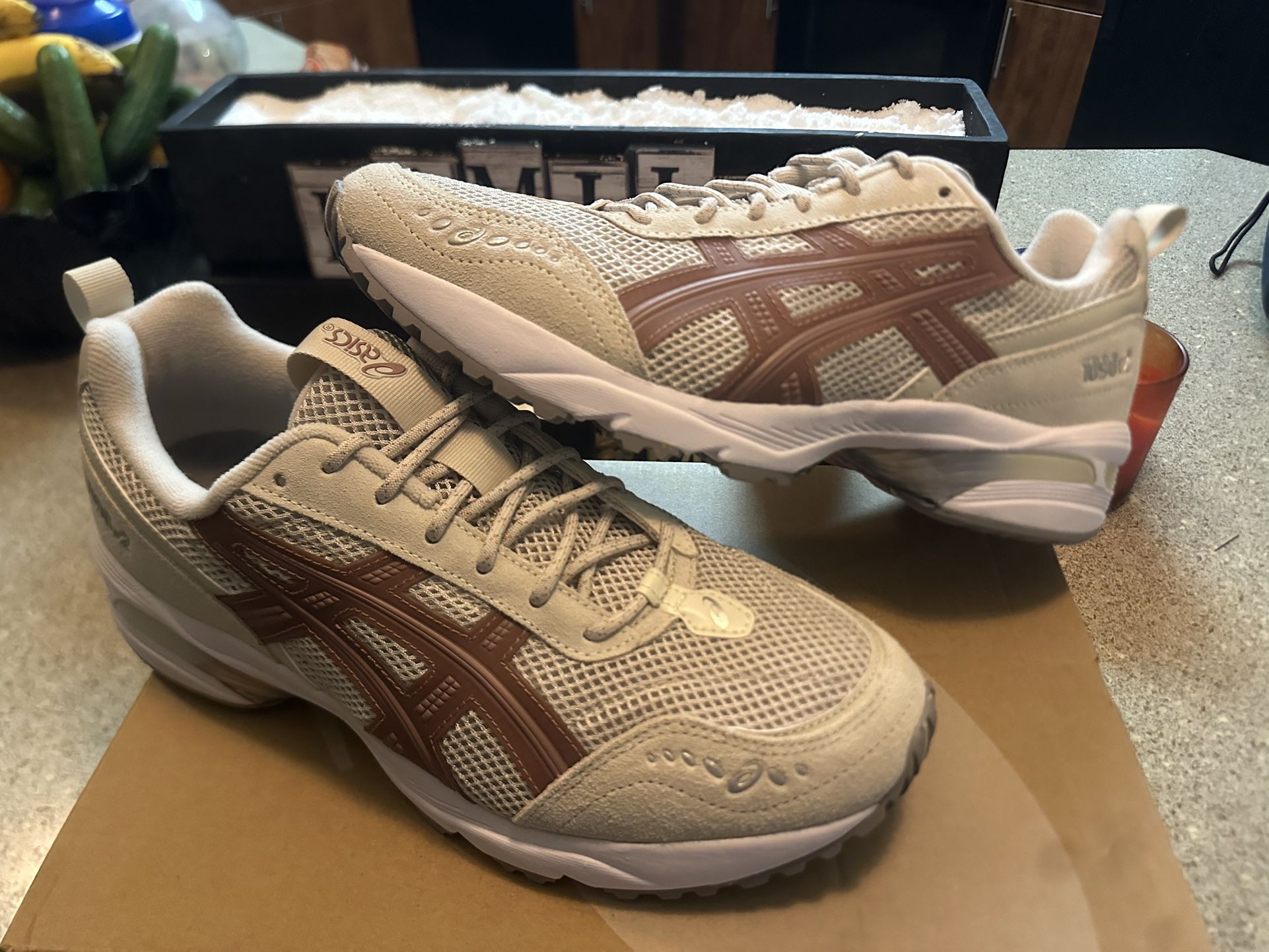 ASICS Gel 1090 V2 Light Dust 9.5