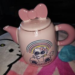 Hello Kitty Teapot