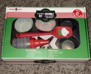 Nordic Ware 8-Piece Cupcake Kit