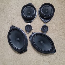 Bose Set Of 6 Speakers 