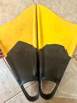 Churchill Makapuu Swim Fins XL Yellow Black Bodyboard Bodysurf Surf Fins