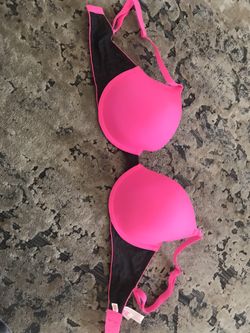 Victoria’s Secret pink 32DD