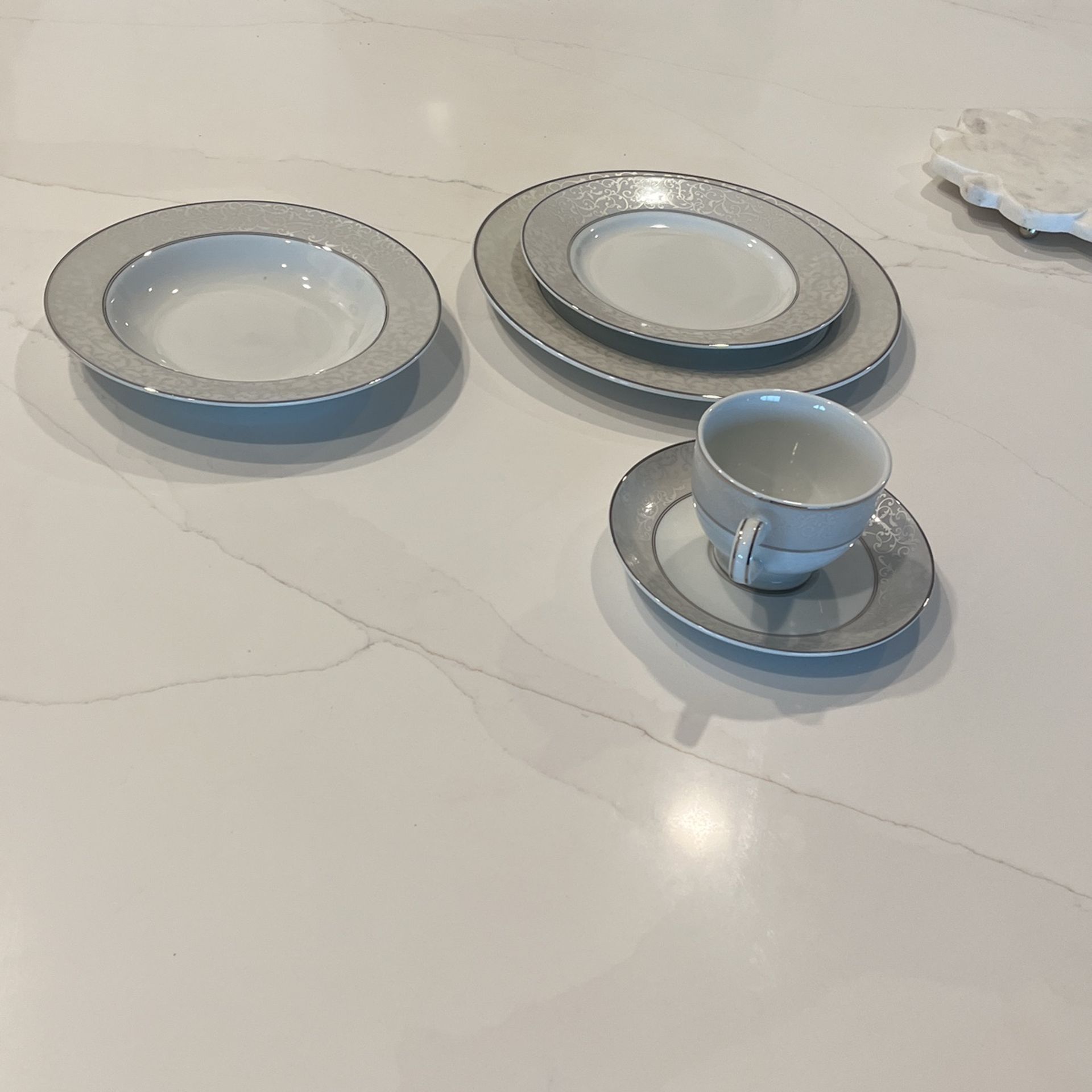 Mi Casa Dinner Plates