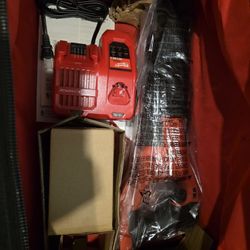 Milwaukee Inclueds 1 Battery- Se Abla Español