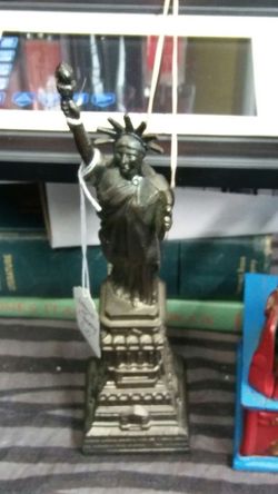 10" statue of liberty