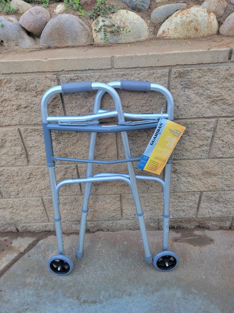 FOLDING WALKER