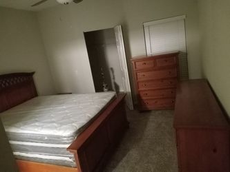 Queen Size Bedroom