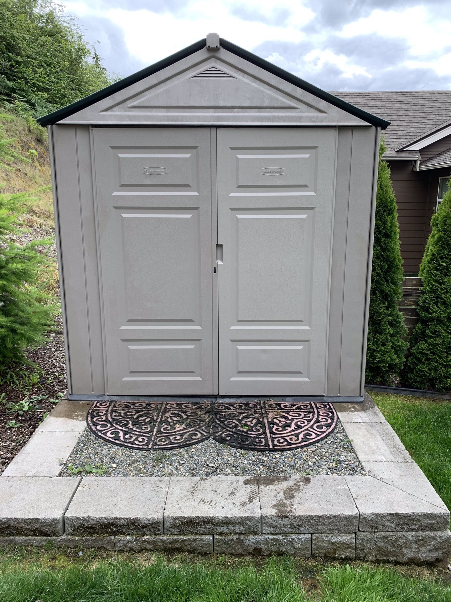AWESOME Rubbermaid Big Max JR. 3ft 5”x7ft Shed for Sale in Bonney Lake