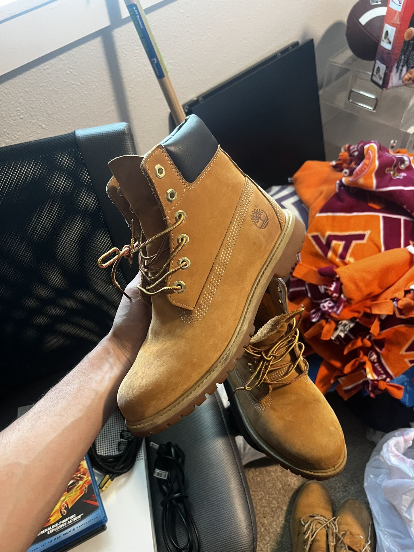 Size 9 M Timbs
