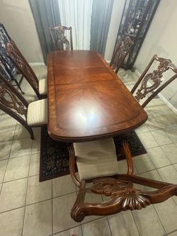 Beautiful Formal Dining with extension and 6 chairs