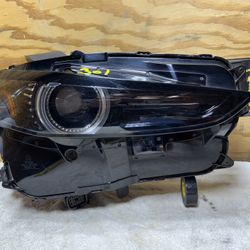 2020-2022 MAZDA CX-30 RIGHT SIDE , PASSENGER SIDE  HEADLIGHT LED W/O AUTIMATIC LEVELING OEM